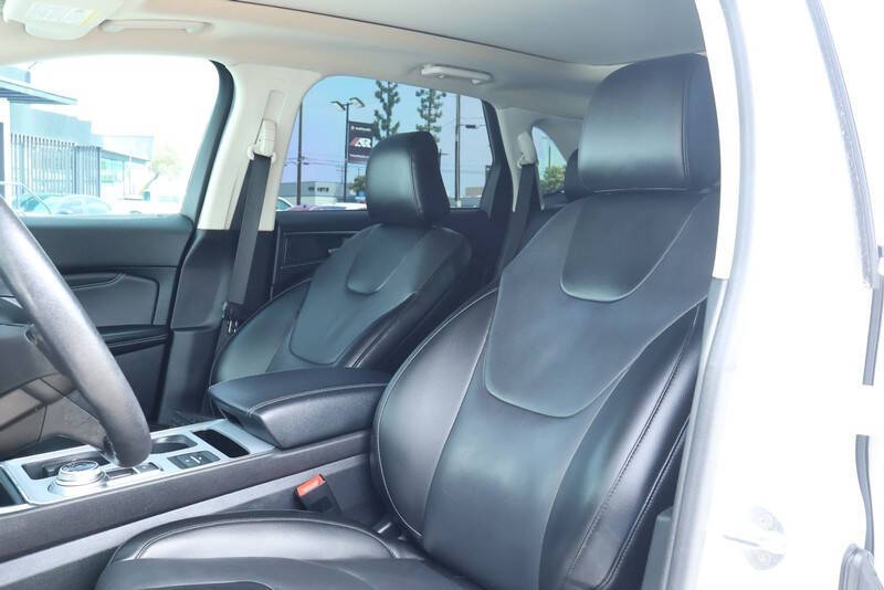 2021 Ford Edge Titanium