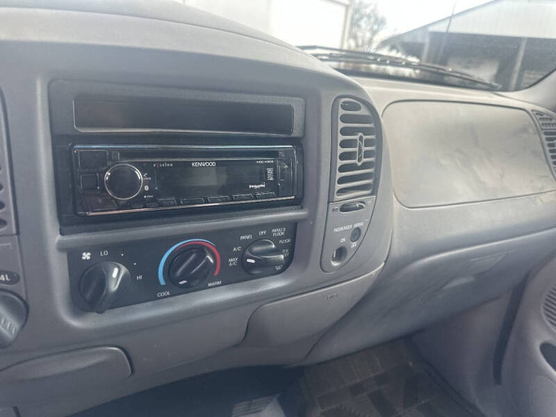 2003 Ford F-150 XLT