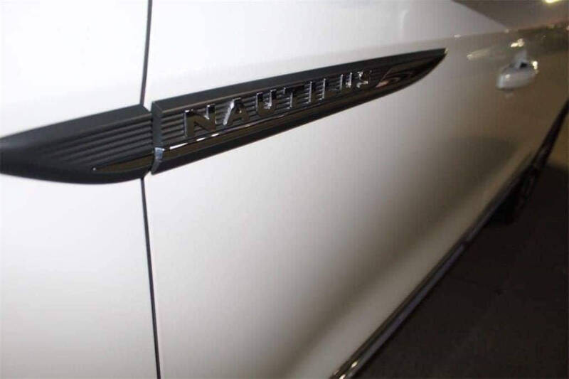 2021 Lincoln Nautilus Reserve