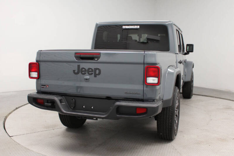 2026 Jeep Gladiator Sahara