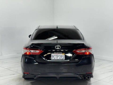 2020 Toyota Camry SE