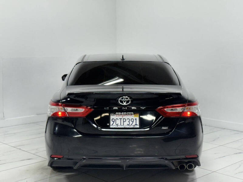 2020 Toyota Camry SE