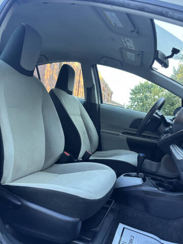 2013 Toyota Prius c One