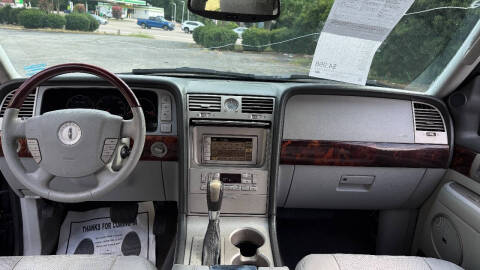 2004 Lincoln Navigator Luxury