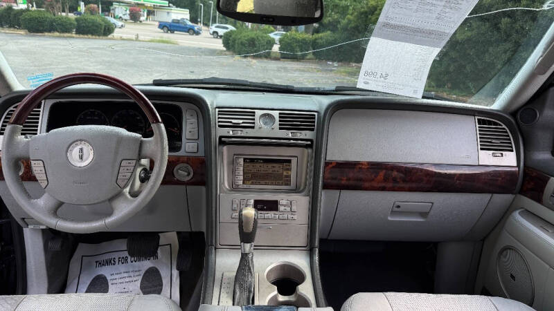 2004 Lincoln Navigator Luxury