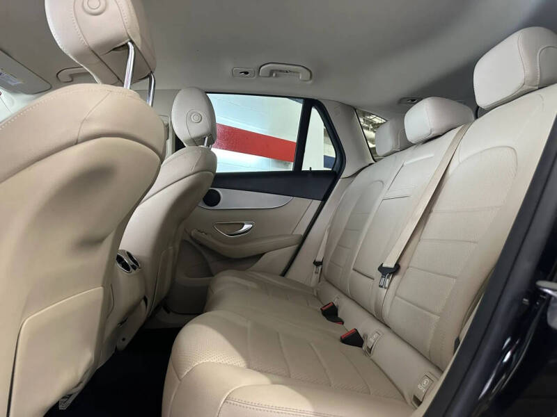 2019 Mercedes-Benz GLC GLC 300