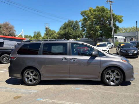 2016 Toyota Sienna