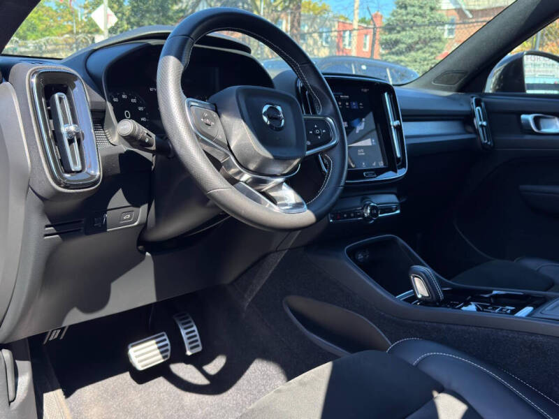 2021 Volvo XC40 T5 R-Design