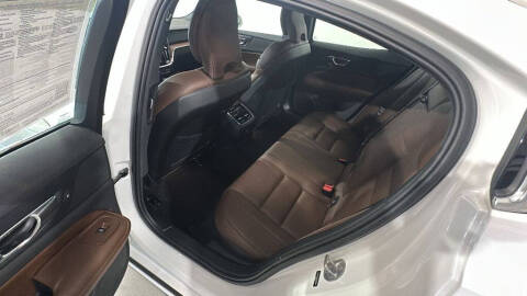 2023 Volvo S60 B5 Ultimate Bright Theme