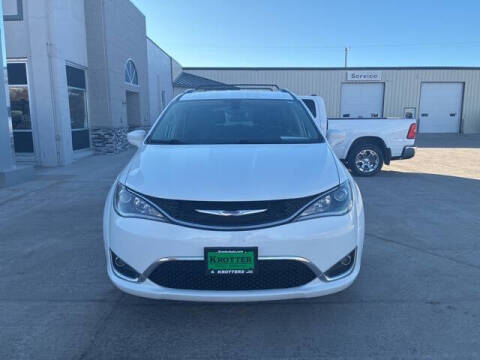 2020 Chrysler Pacifica Touring L