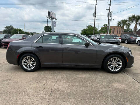 2017 Chrysler 300 Limited