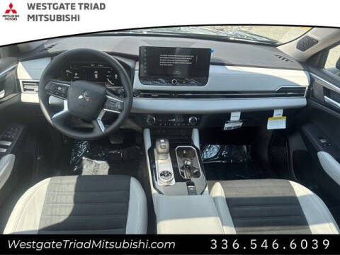 2025 Mitsubishi Outlander SE