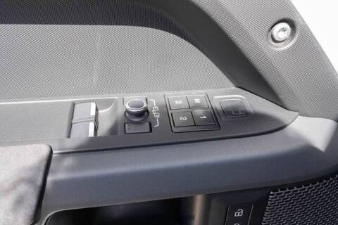 2023 Land Rover Defender 90 X-Dynamic SE