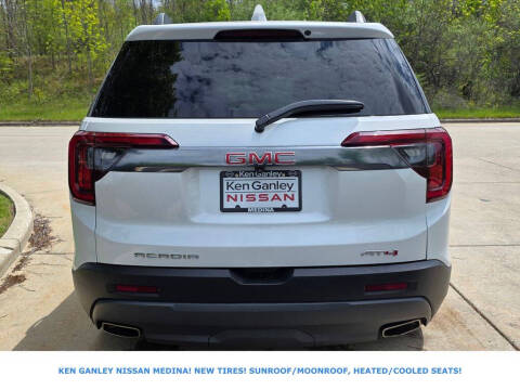 2023 GMC Acadia AT4