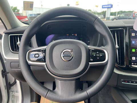 2025 Volvo XC60 T8 Plus Dark Theme