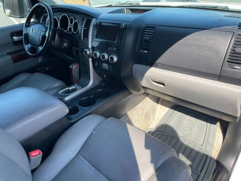 2011 Toyota Sequoia Platinum