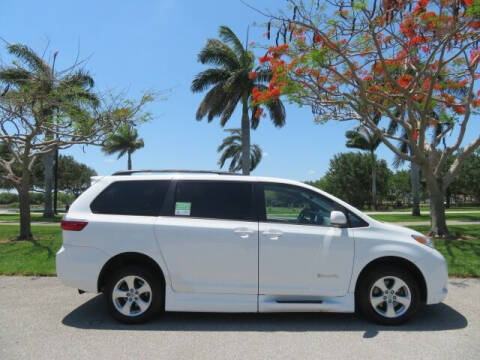 2016 Toyota Sienna LE Mobility 7-Passenger