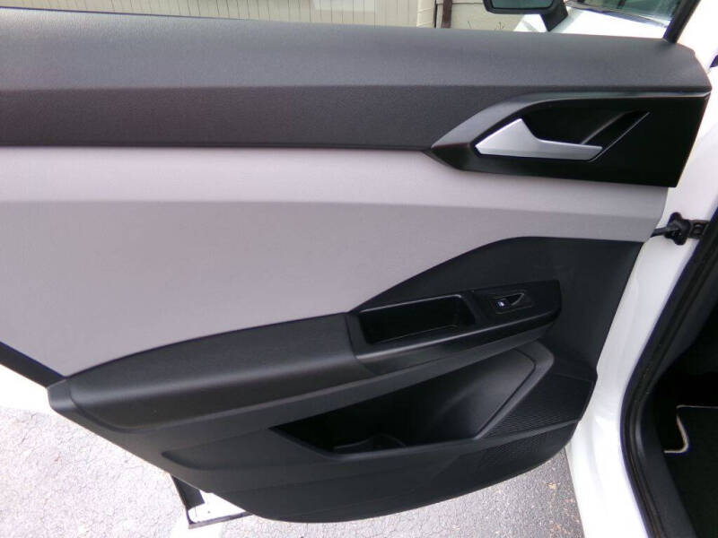 2023 Volkswagen Taos SE 4Motion