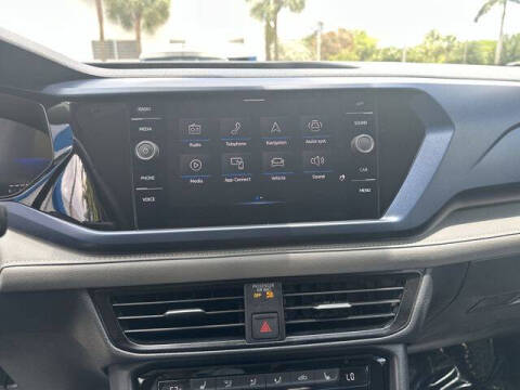 2024 Volkswagen Taos SE