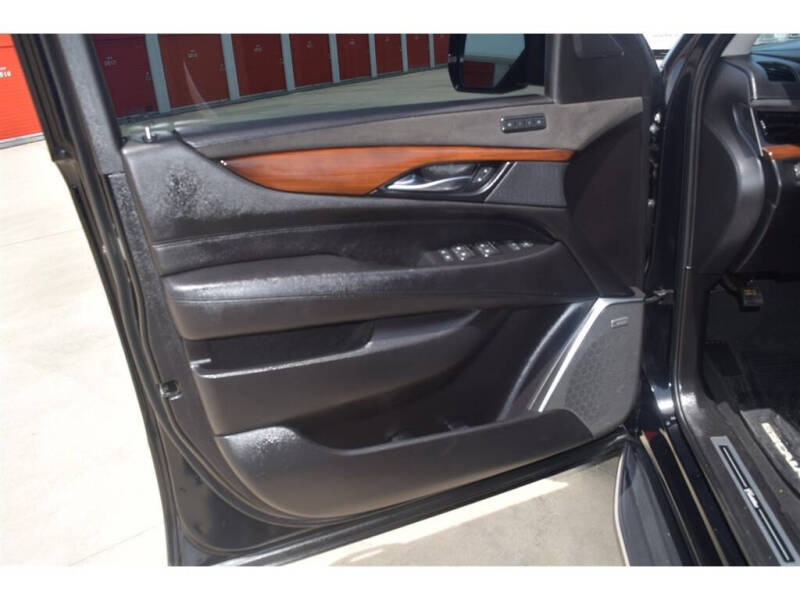 2019 Cadillac Escalade Luxury