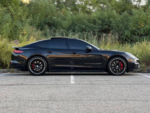 2020 Porsche Panamera GTS