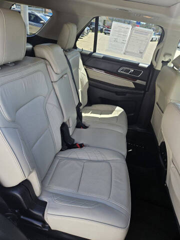 2018 Ford Explorer Platinum