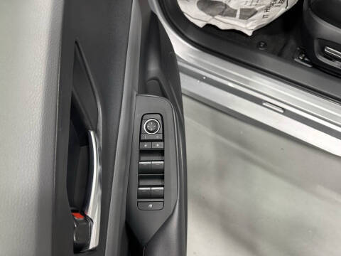 2025 Toyota Prius XLE