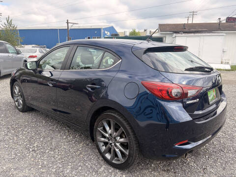 2018 Mazda MAZDA3 Touring