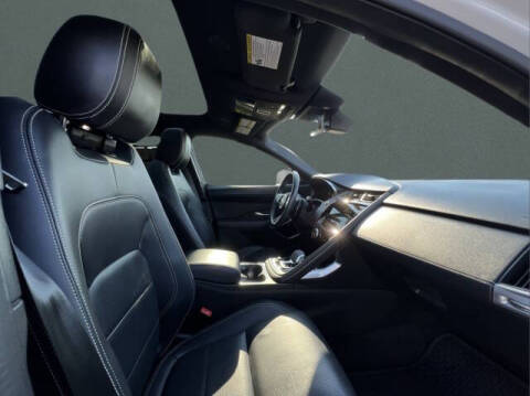 2024 Jaguar E-PACE P250 R-Dynamic SE