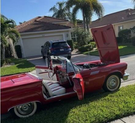 1957 Ford Thunderbird