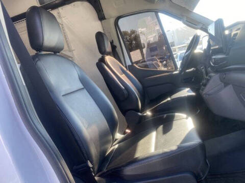 2022 Ford E-Transit 350