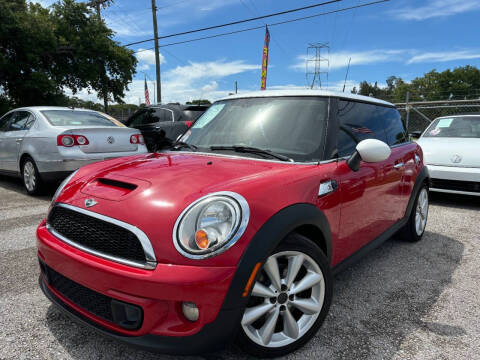 2013 MINI Hardtop for sale at Das Autohaus Quality Used Cars in Clearwater FL