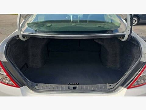 2019 Nissan Versa SV