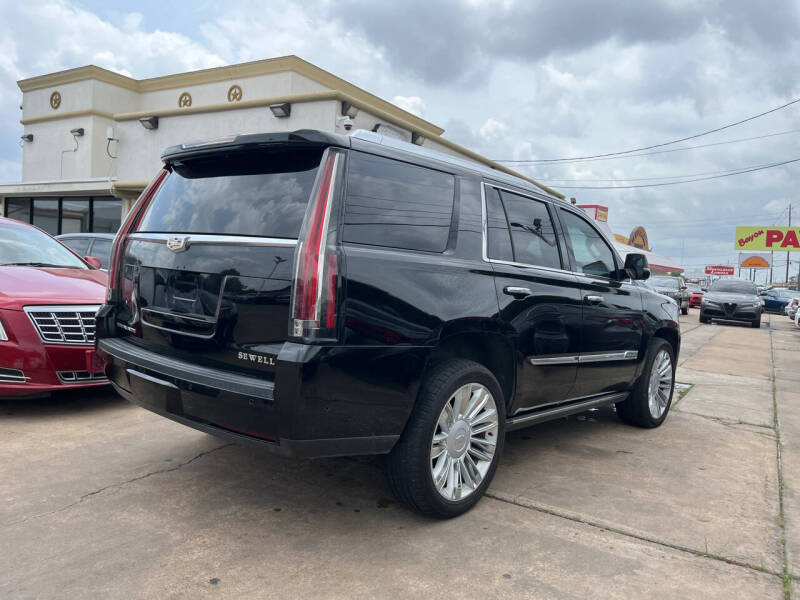 2017 Cadillac Escalade Platinum