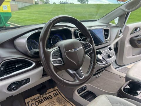 2017 Chrysler Pacifica Touring Plus