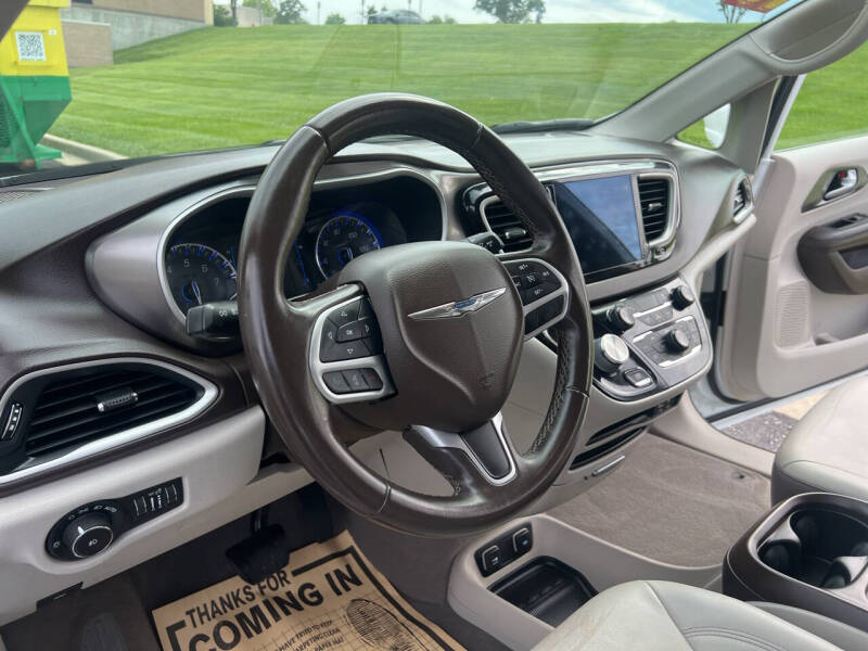 2017 Chrysler Pacifica Touring Plus