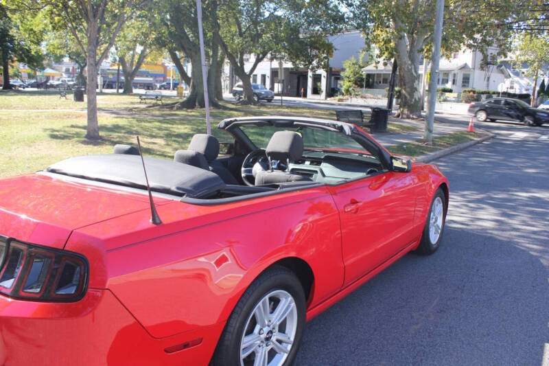 2014 Ford Mustang V6