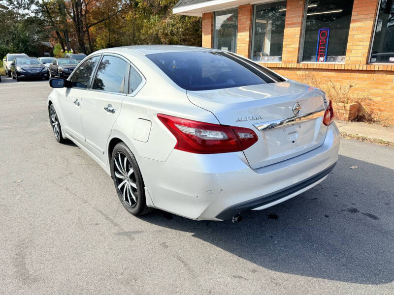 2018 Nissan Altima S photo 3