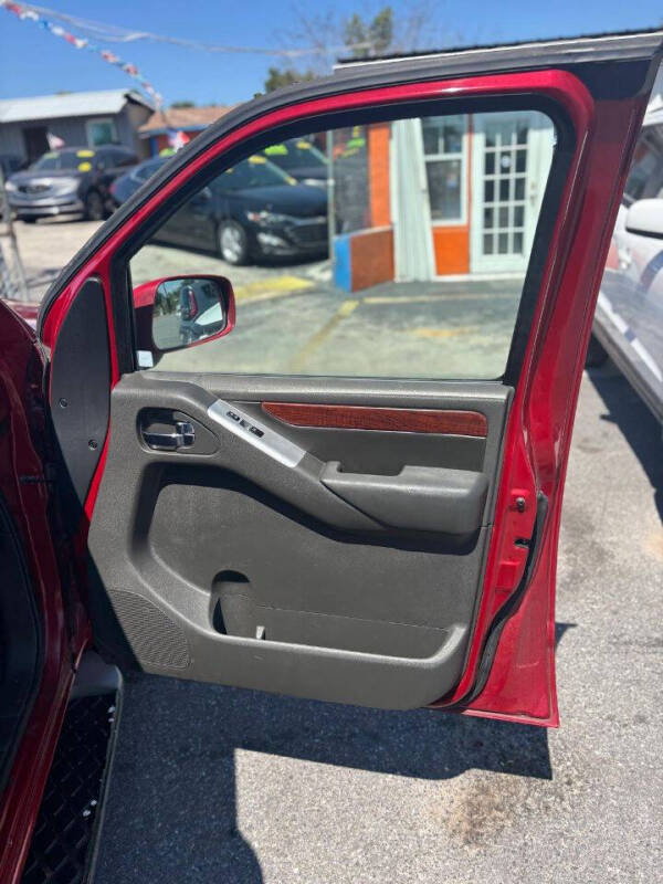 2012 Nissan Pathfinder LE