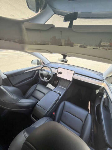 2025 Tesla Model Y Long Range