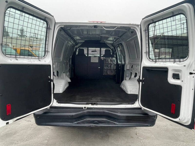 2010 Ford E-Series E-250