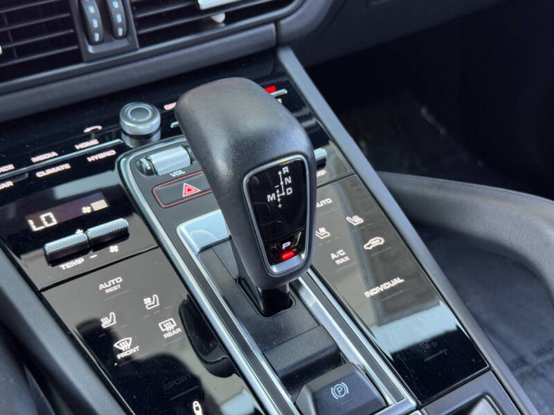 2021 Porsche Cayenne Turbo S E-Hybrid