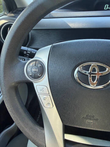 2014 Toyota Prius c Three