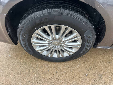 2015 Chrysler Town and Country Touring-L