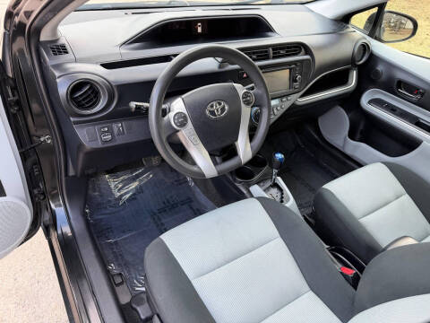 2014 Toyota Prius c Three