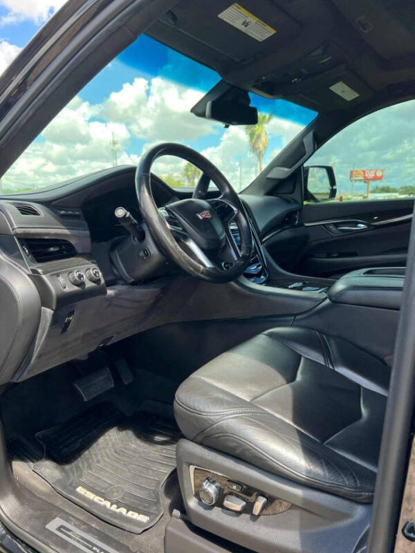 2018 Cadillac Escalade Platinum