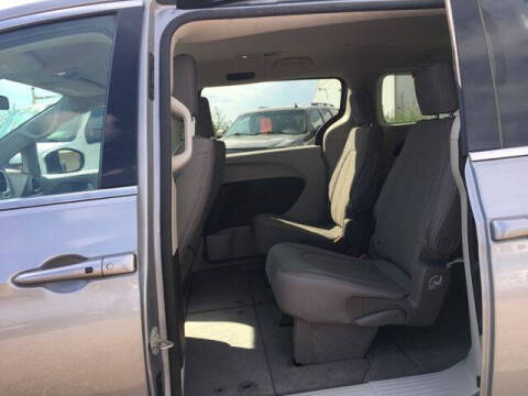 2021 Chrysler Voyager LX