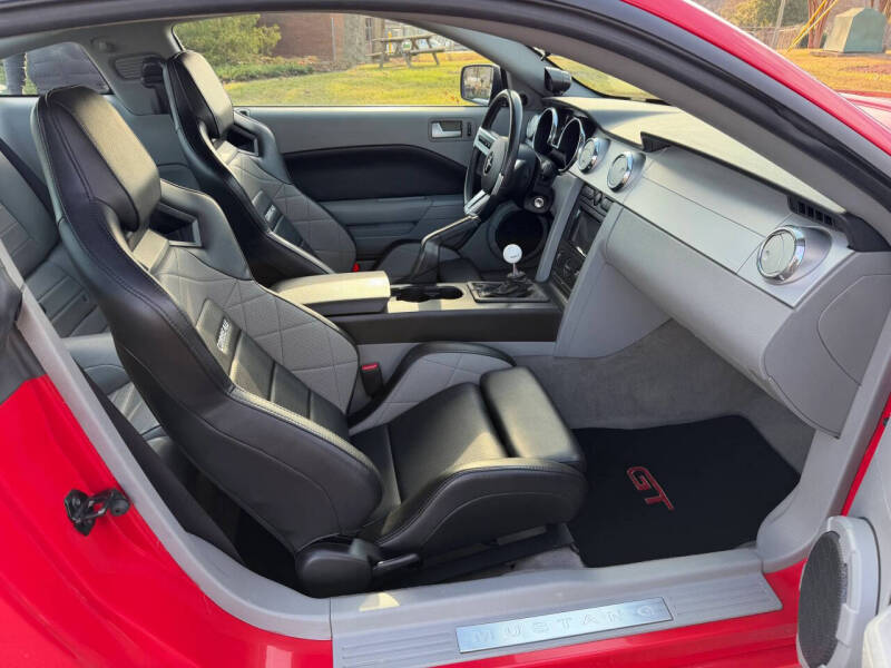 2006 Ford Mustang GT Deluxe