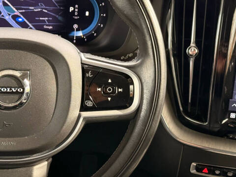 2022 Volvo XC60 B5 Inscription