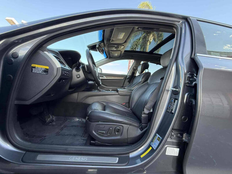 2016 Hyundai Genesis